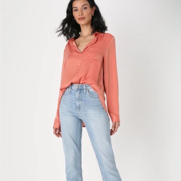 Brand new never worn! Lulus Dreamy Refinement Rusty Rose Satin Long Sleeve Top! - Picture 2 of 4